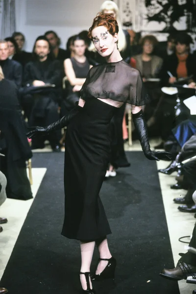 Look 32